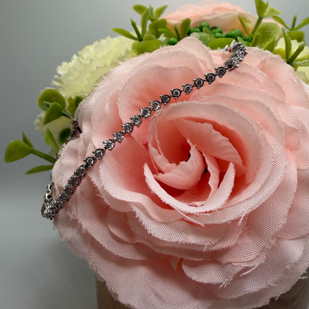 10k Stylish Diamond Bracelet